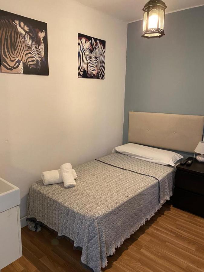 Hostal The Monkey Room Marbella Dış mekan fotoğraf