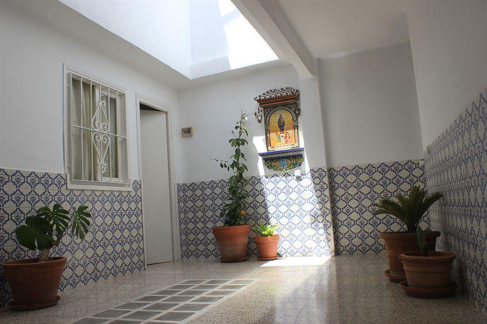 Hostal The Monkey Room Marbella Dış mekan fotoğraf