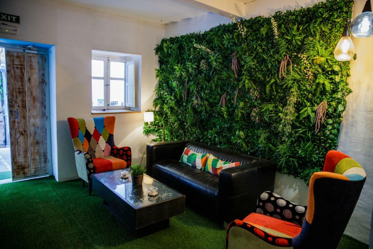 Hostal The Monkey Room Marbella Dış mekan fotoğraf