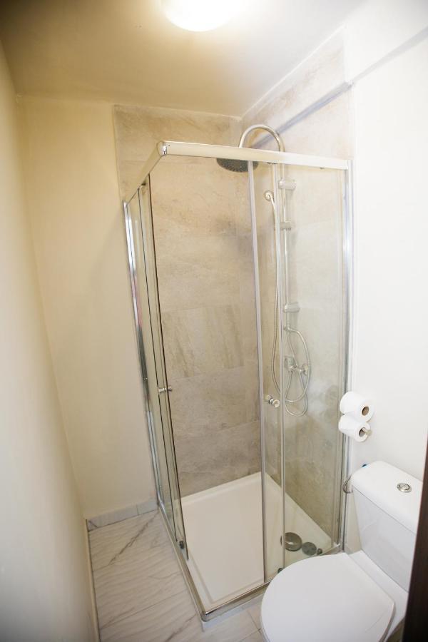 Hostal The Monkey Room Marbella Dış mekan fotoğraf